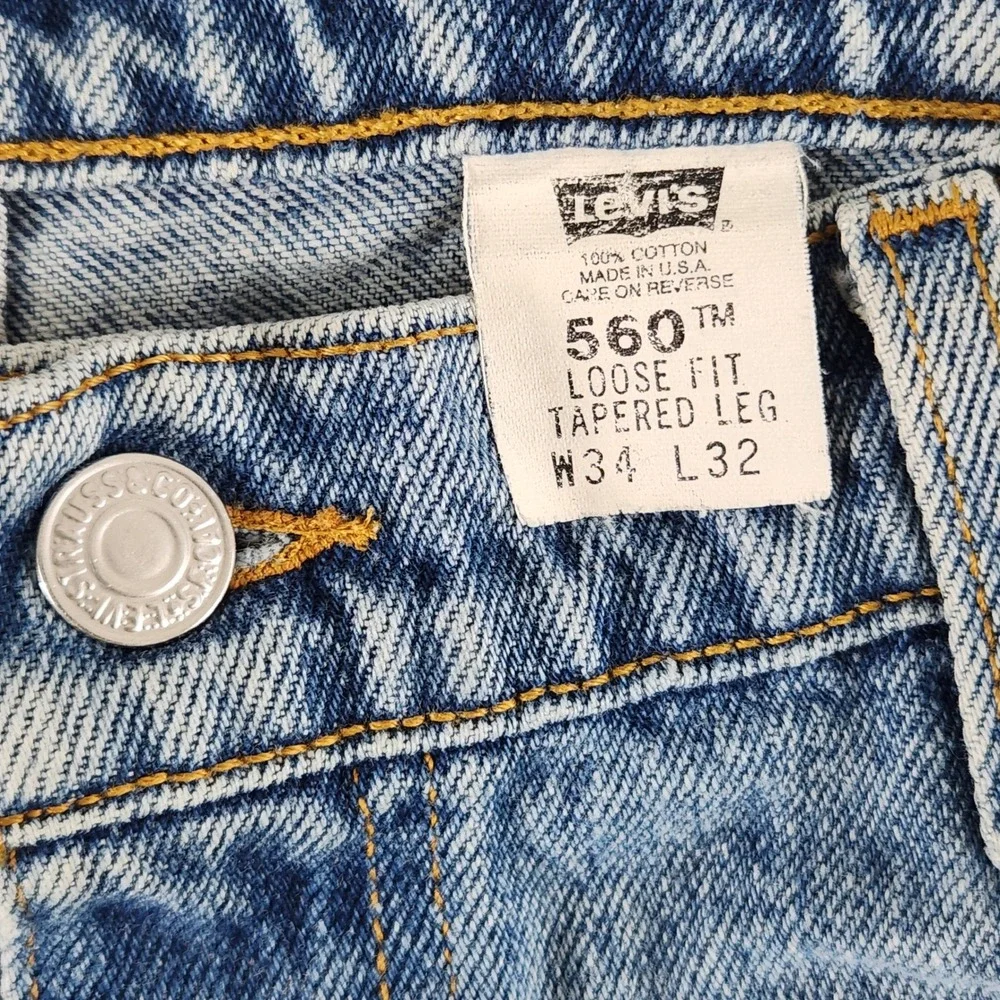 Vintage Levis 560 Mens 33x31½ Light Wash Loose Fit Tapered Leg Jeans Made in USA
